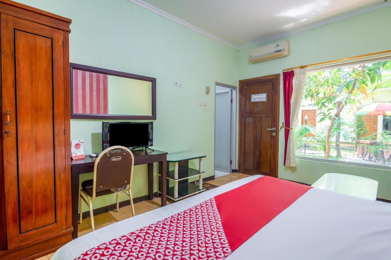 Oyo 3749 Hotel Global Inn Syariah Sedati Екстер'єр фото