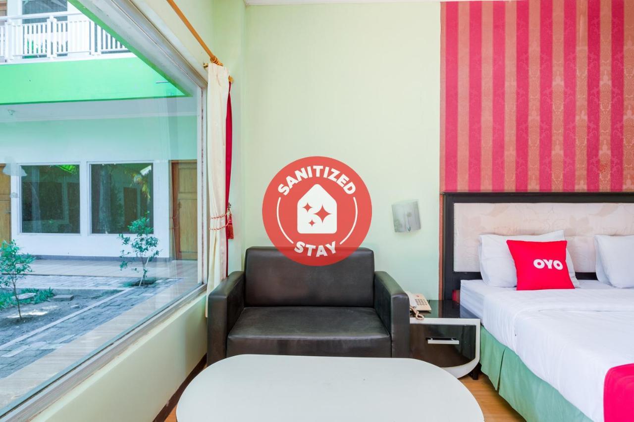Oyo 3749 Hotel Global Inn Syariah Sedati Екстер'єр фото